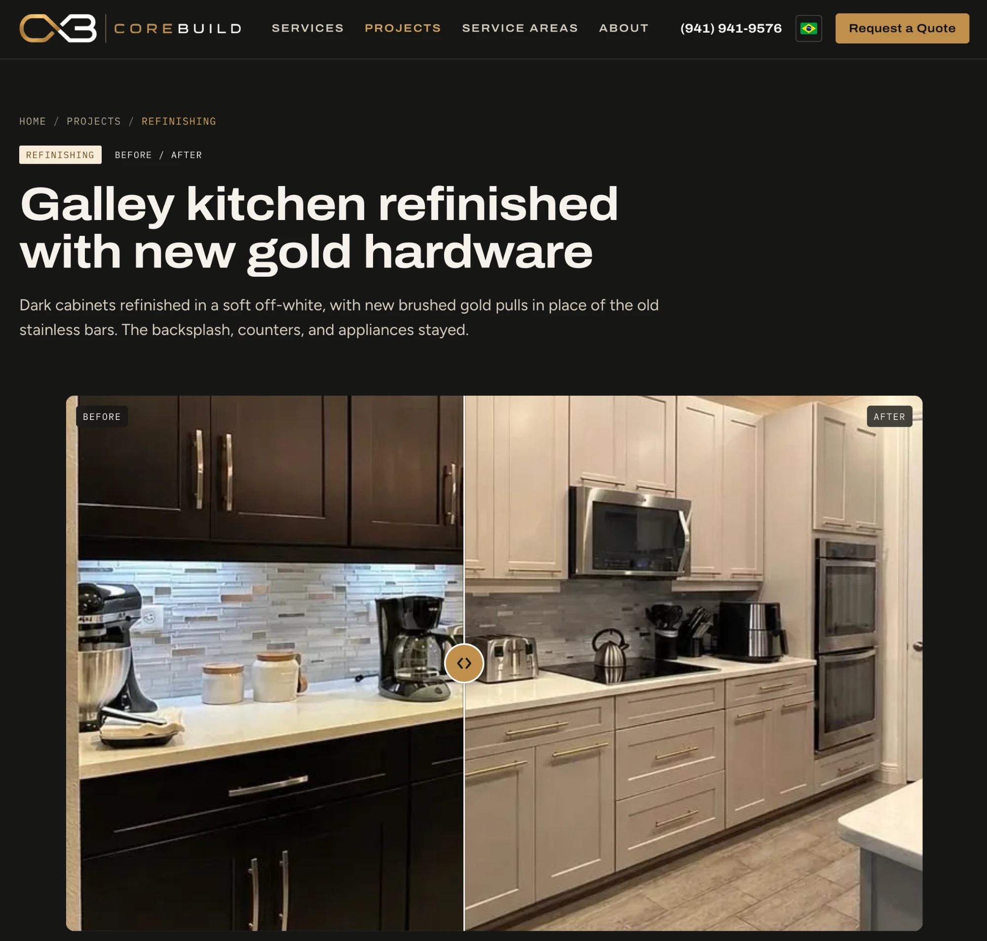 Página de projeto da CoreBuild: cozinha corredor renovada com puxadores dourados novos, com um controle deslizante de antes e depois